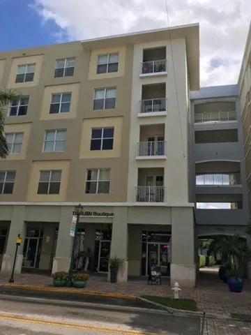 20211019140455915011000000-o