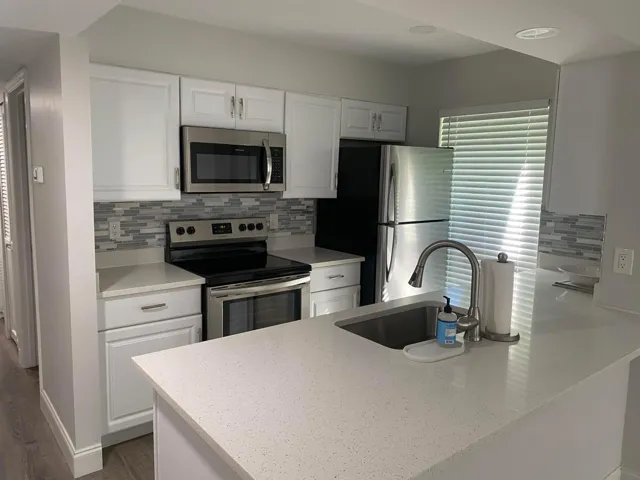 173 Cypress_Kitchen