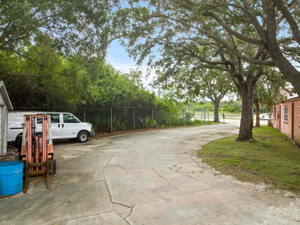 Property photo 28