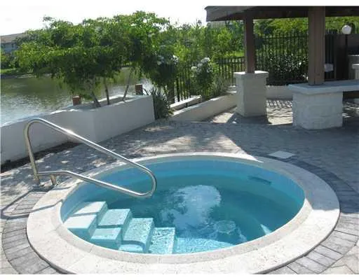 Hot Tub/Sauna