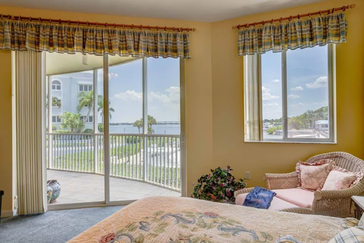 PRIMARY SUITE TO LANAI