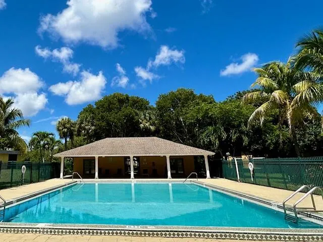 POOL 1