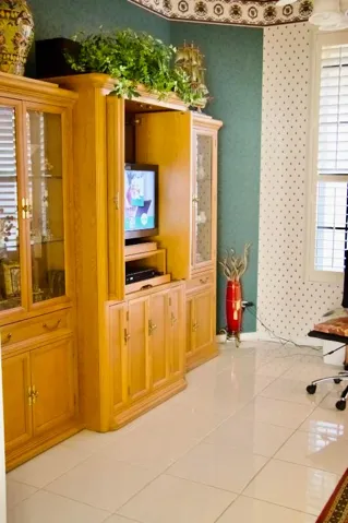 DEN / OFFICE