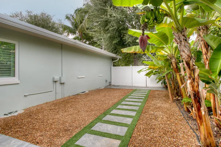 322 NW 16 St-7