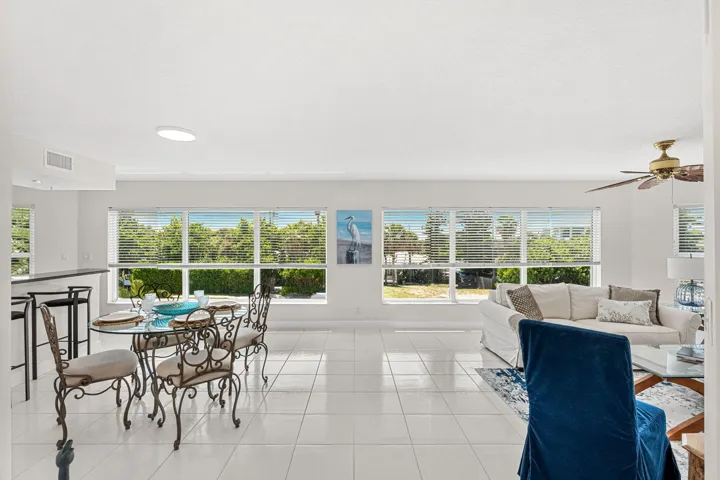 Elegant Carefree Coastal Living