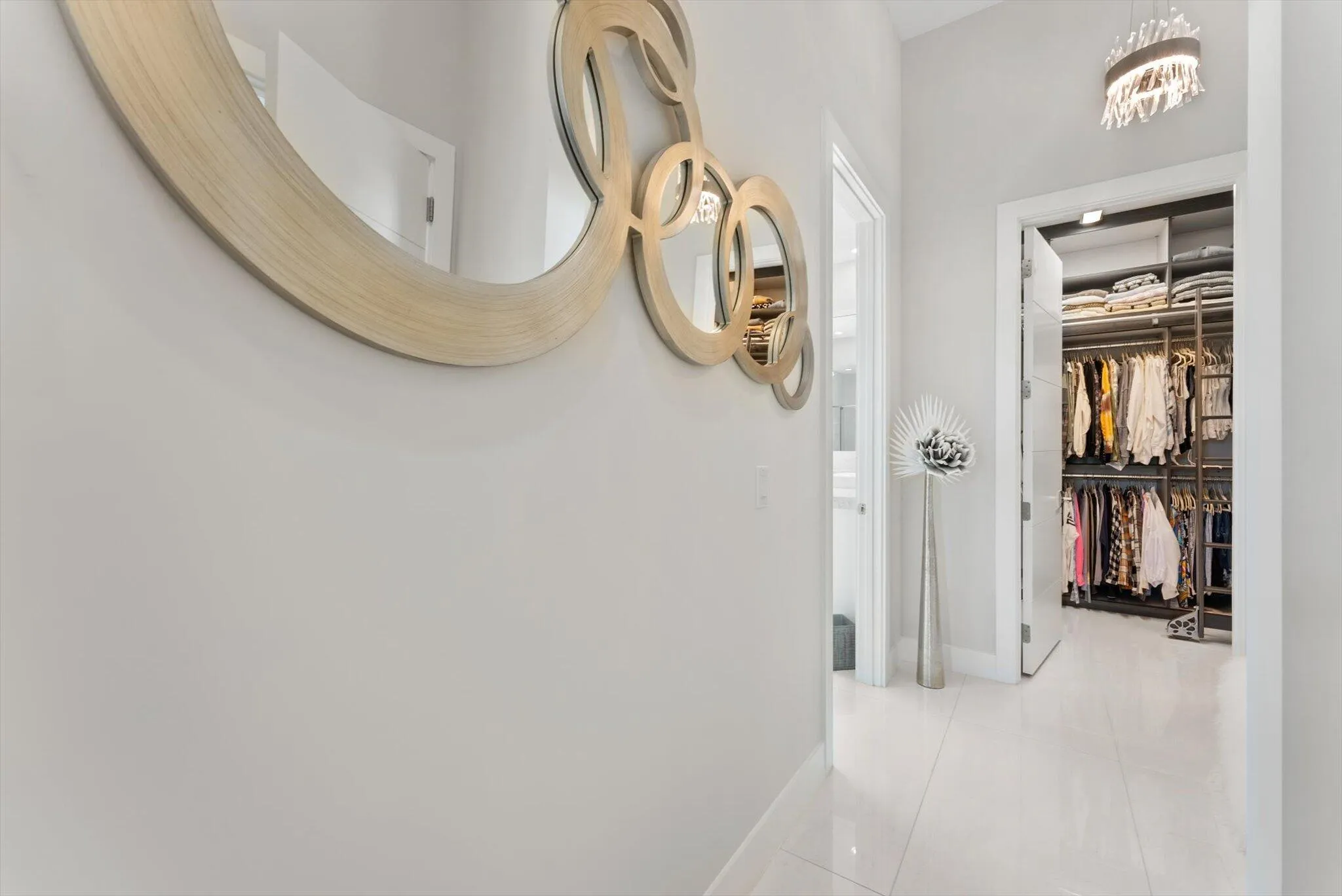 PRIMARY SUITE HALLWAY