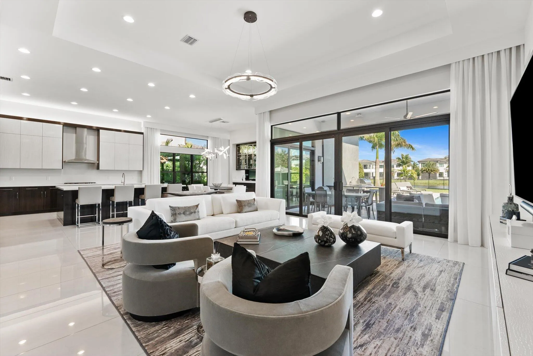 GREAT ROOM/LIVING ROOM