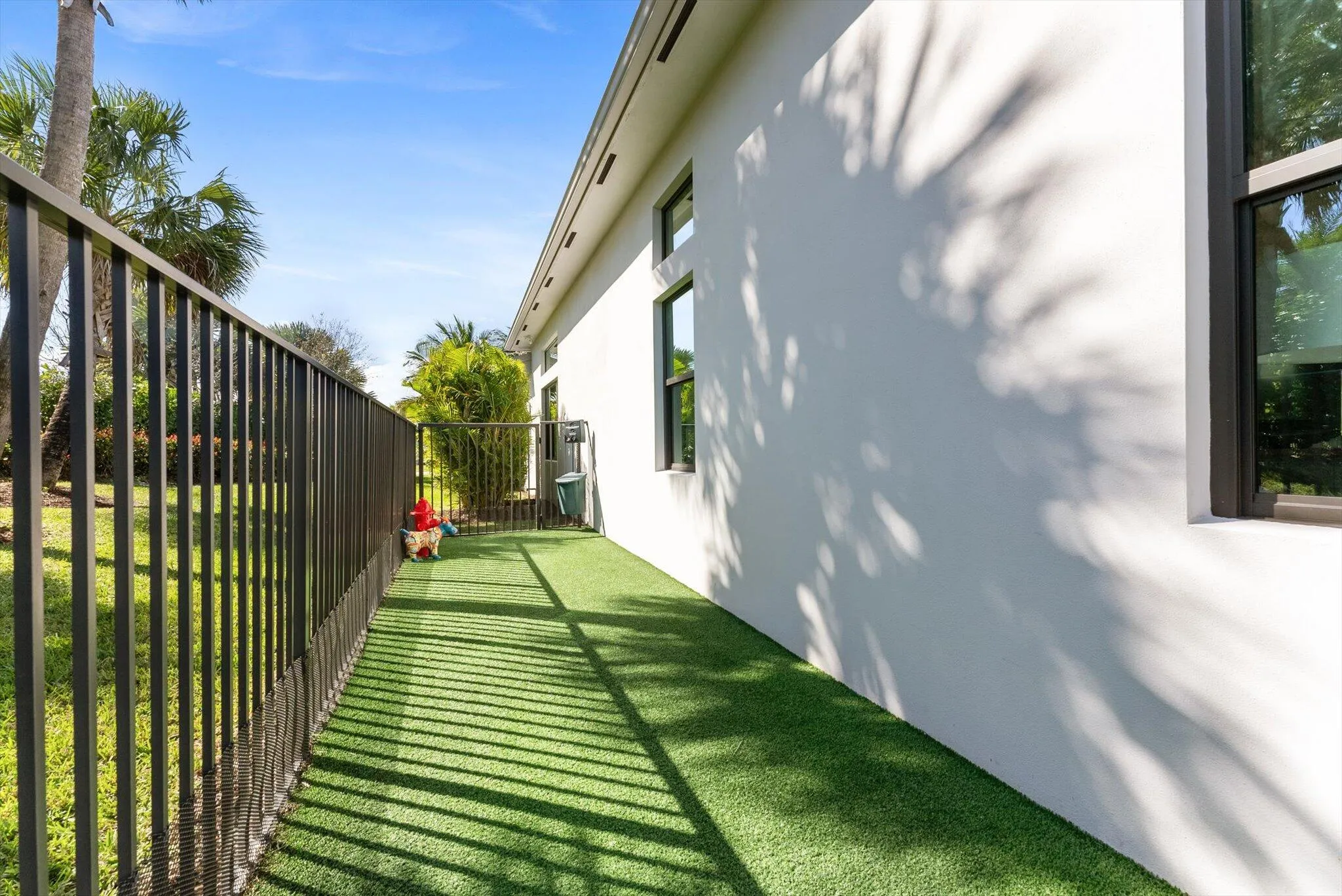 CUSTOM TURFED GATED DOG PARK