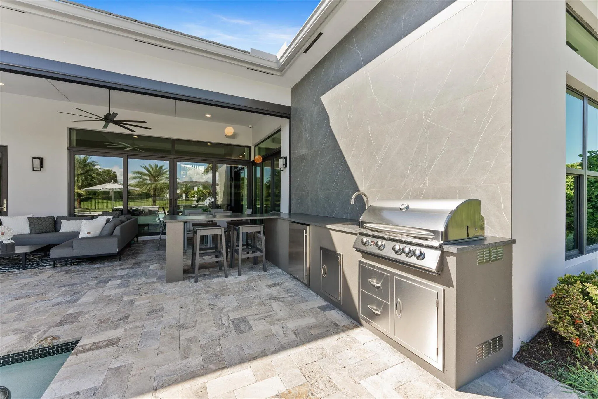 CUSTOM SUMMER KITCHEN & BBQ