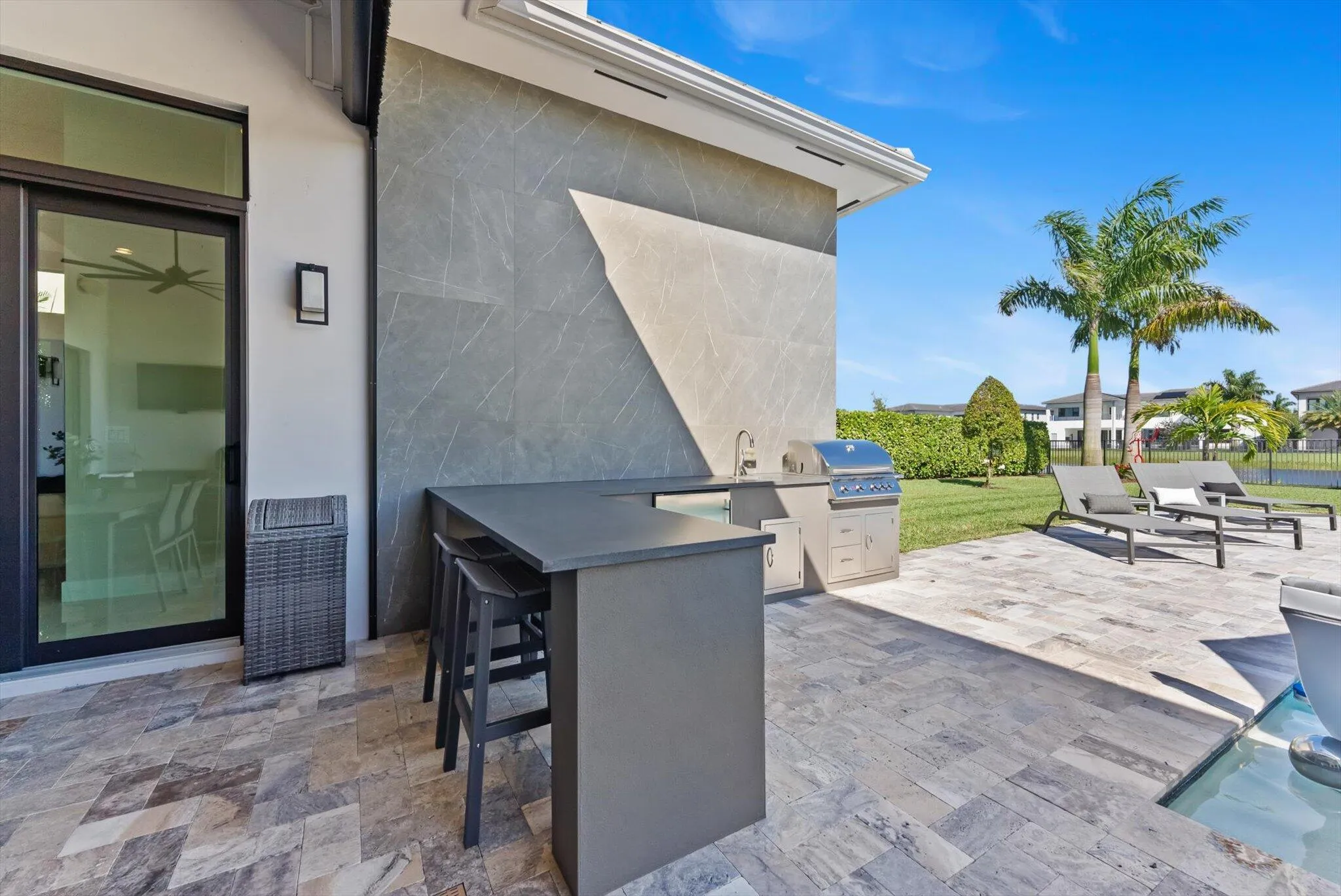 SUMMER KITCHEN