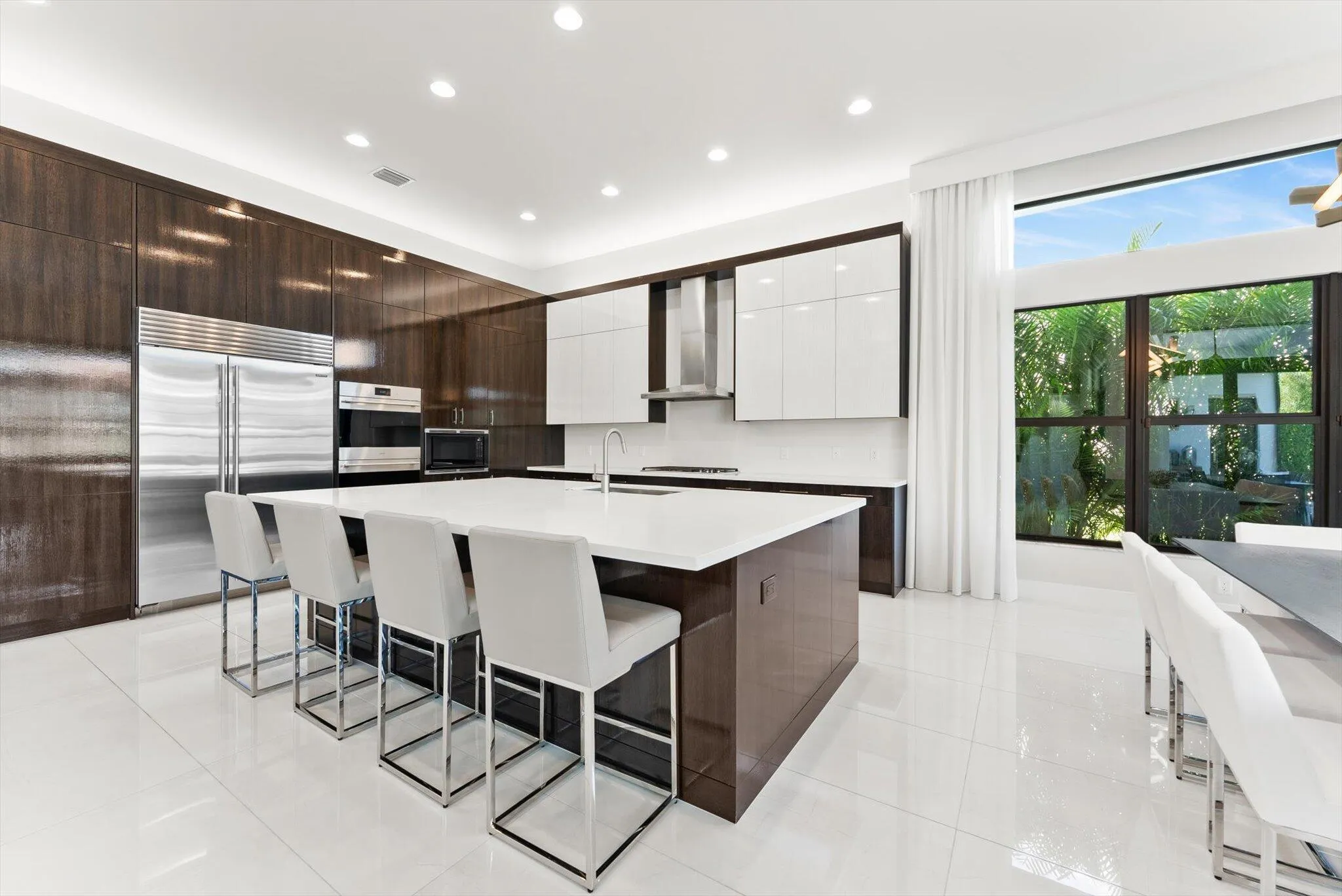GOURMET CHEF'S KITCHEN