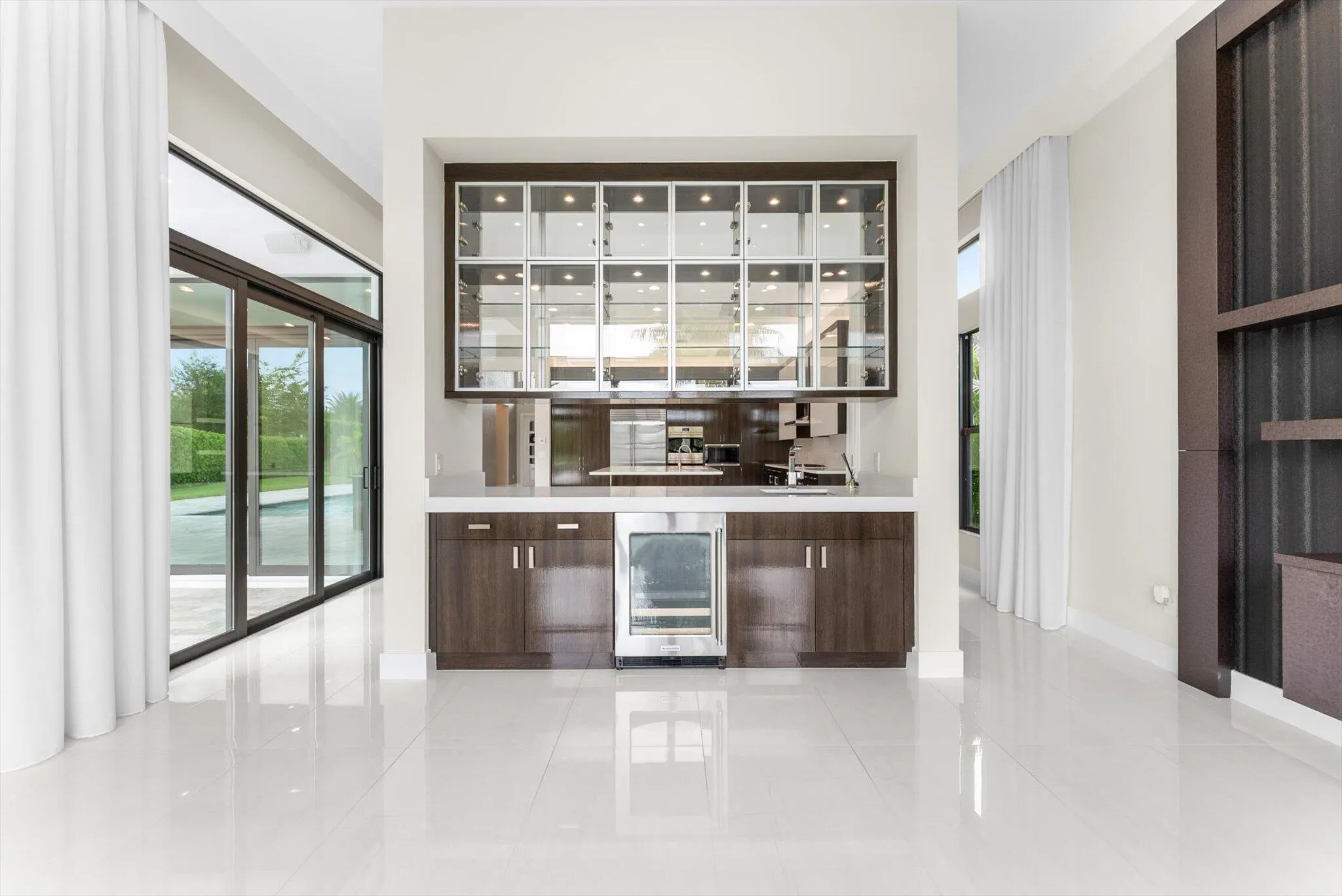 CUSTOM WET BAR/GAME ROOM - VACANT, UNFURNISHED, MOVE-IN READY
