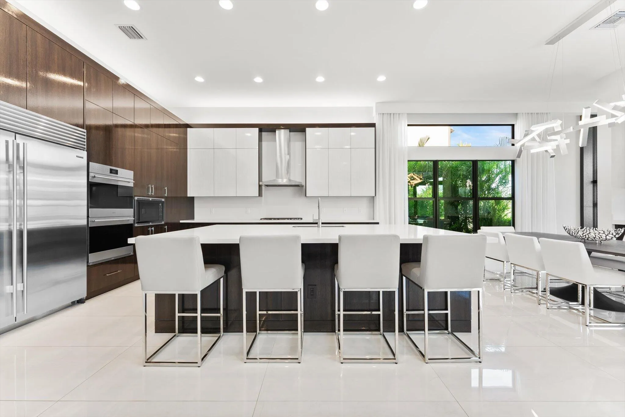GOURMET CHEF'S KITCHEN