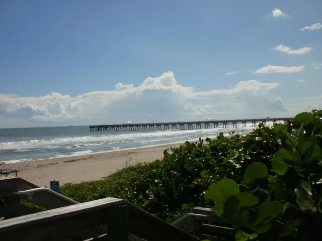 Juno Beach and Pier