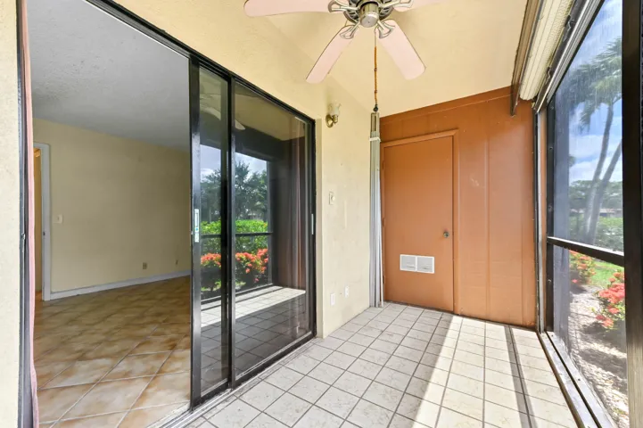 16 Patio 01