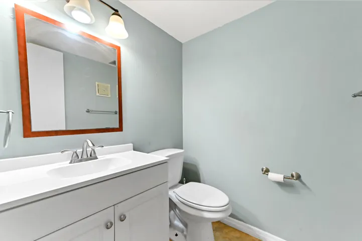 11 Bathroom 01