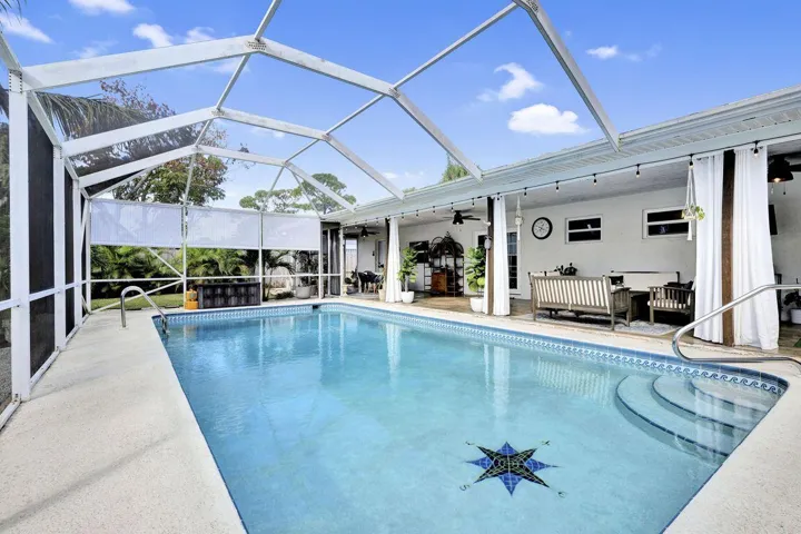 Rear w Pool