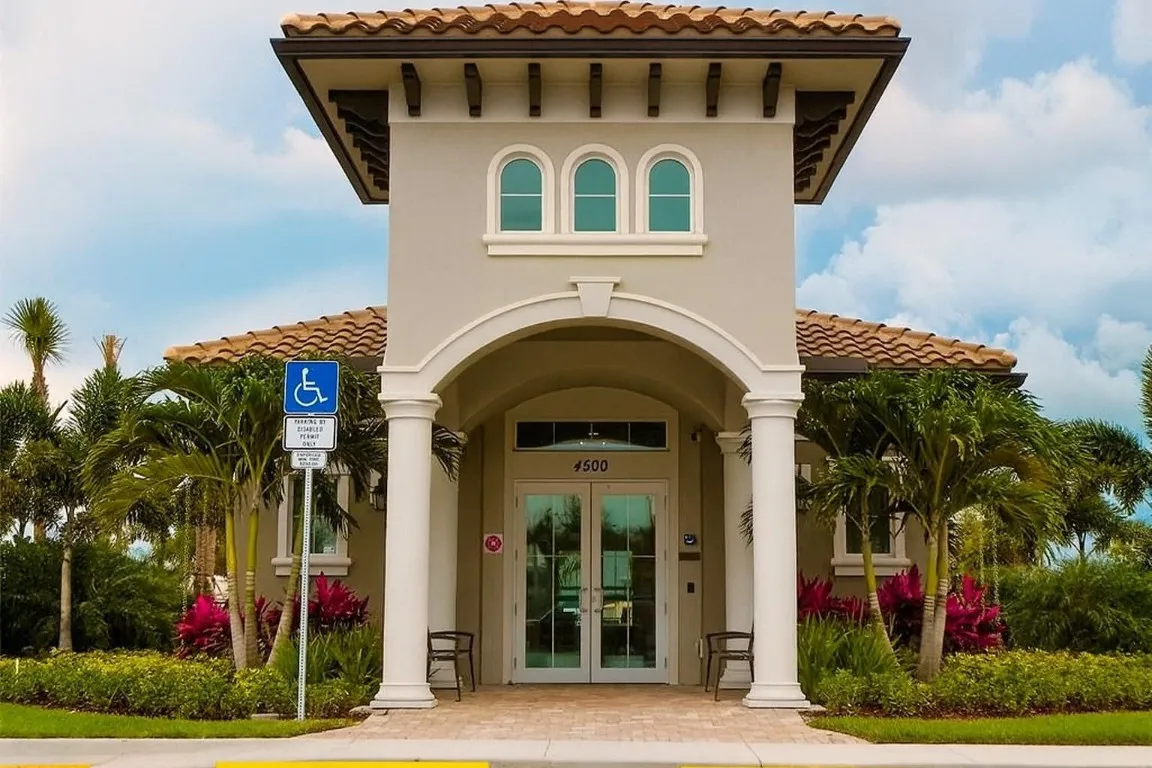 COMMUNITY CLUBHOUSE