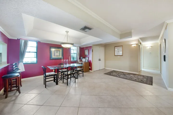 Entry/Foyer