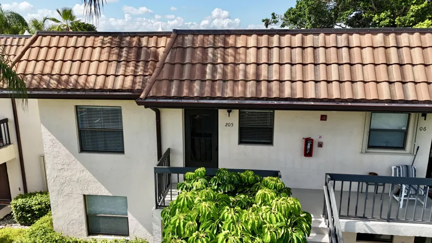 Front_view_4_7214_Golf_Colony_Court_204