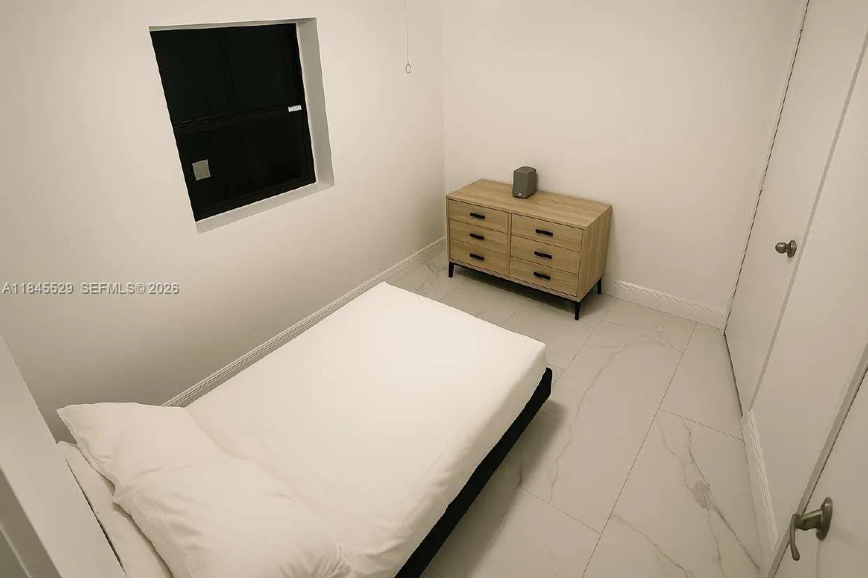 Comfortable room size - Bedroom #2