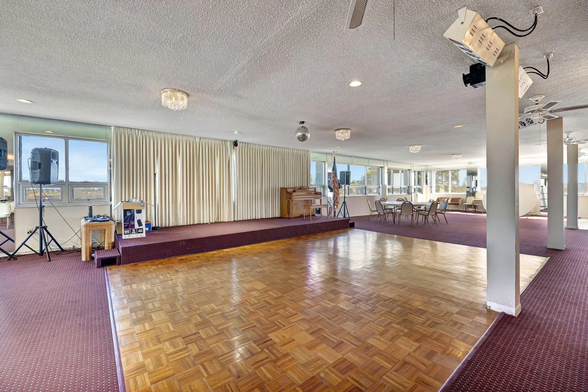 BALLROOM AND DANCEFLOOR