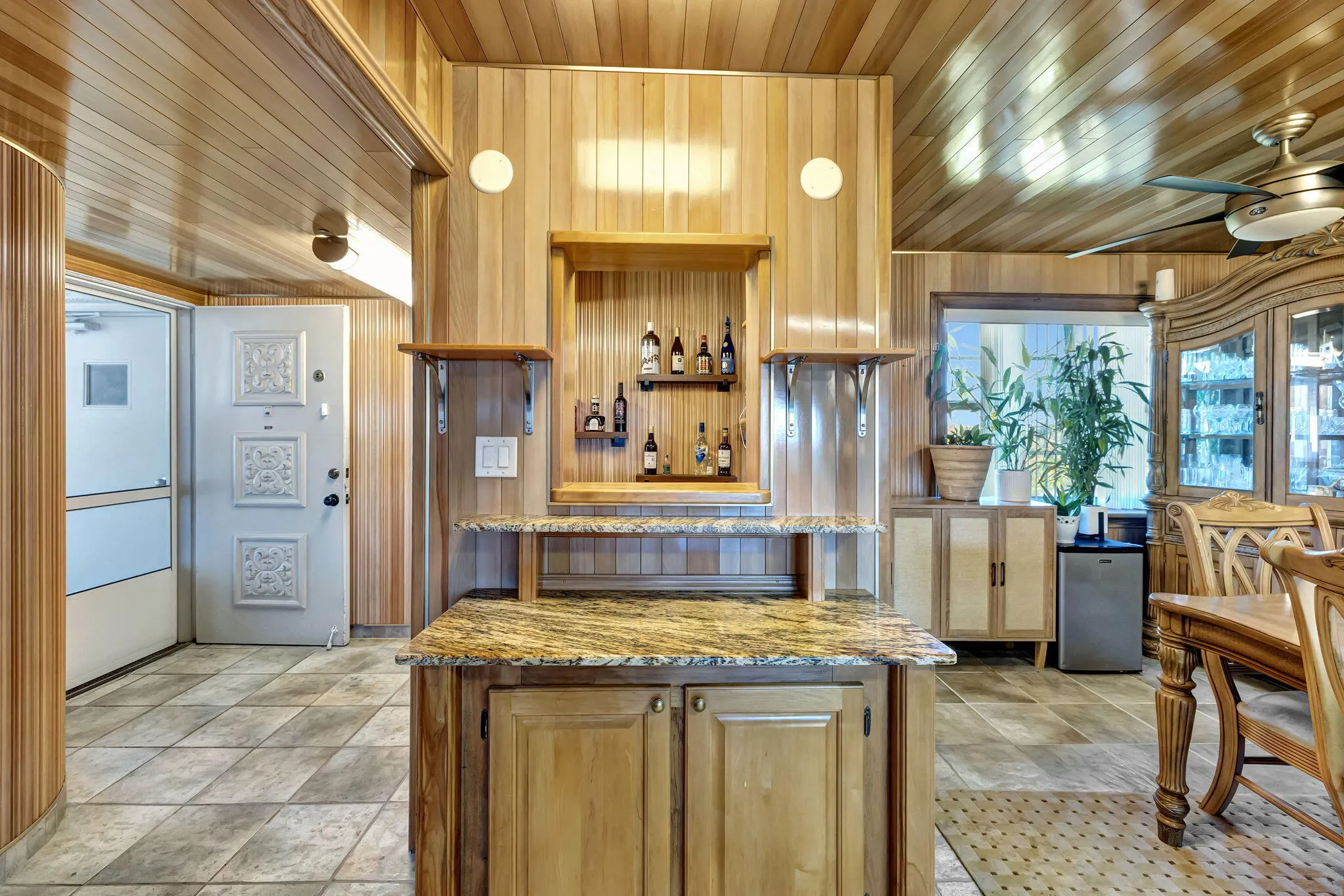 WET BAR AND SERVING STATION