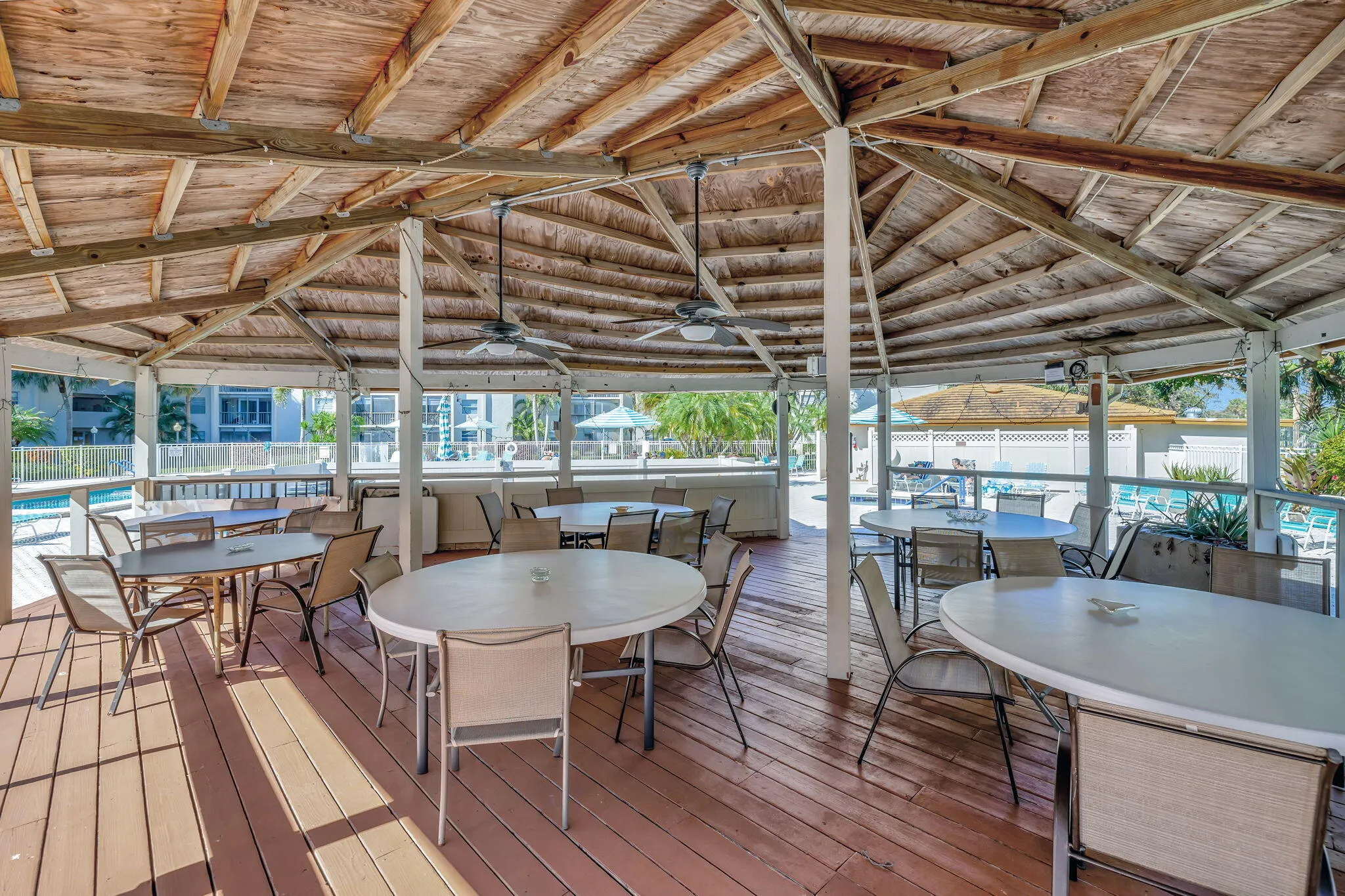 GAZEBO PICNIC AND ENTERTAINING AREA