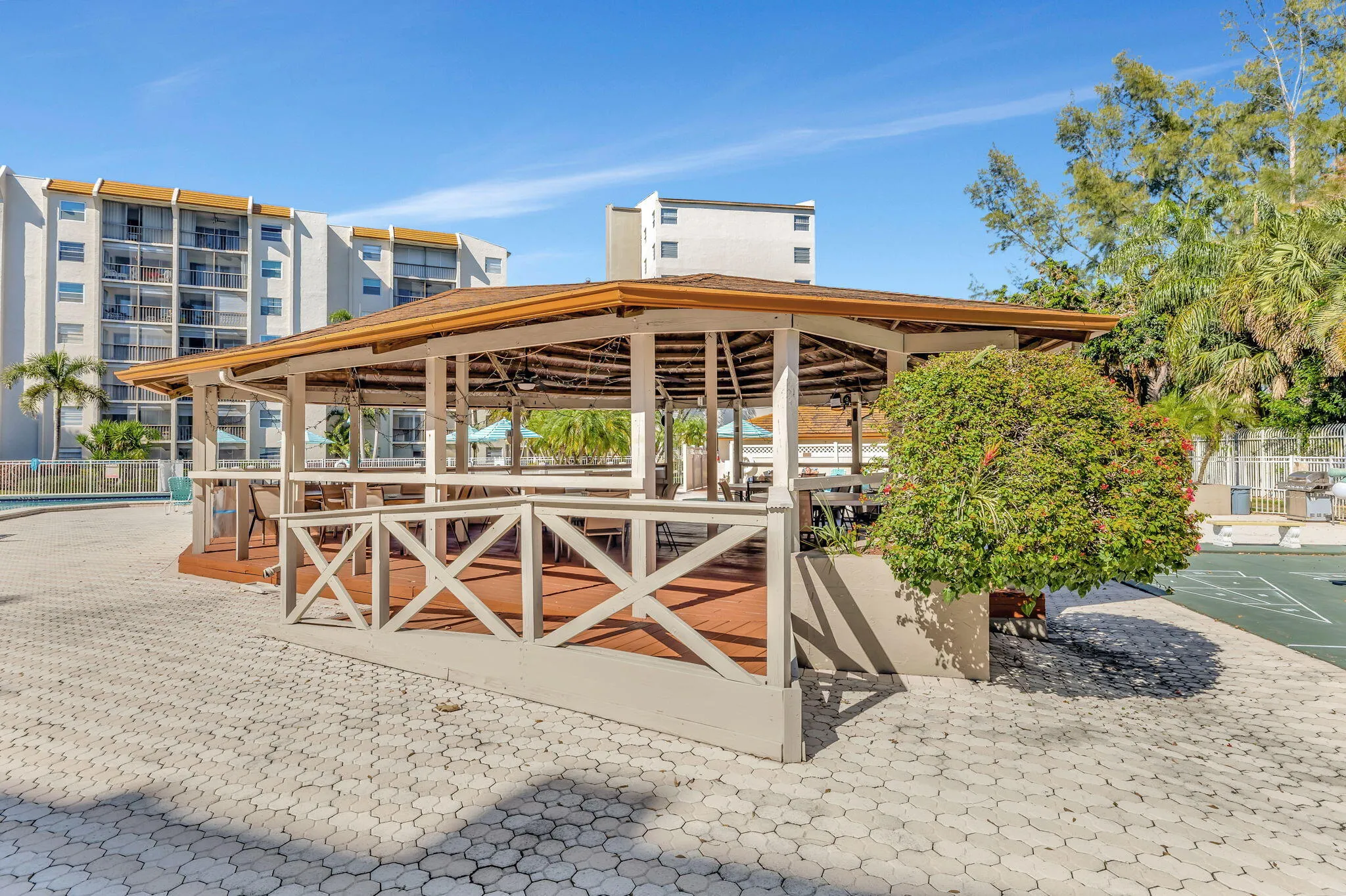 GAZEBO WITH PICNI AREA