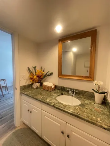 1/2 Bath Downstairs