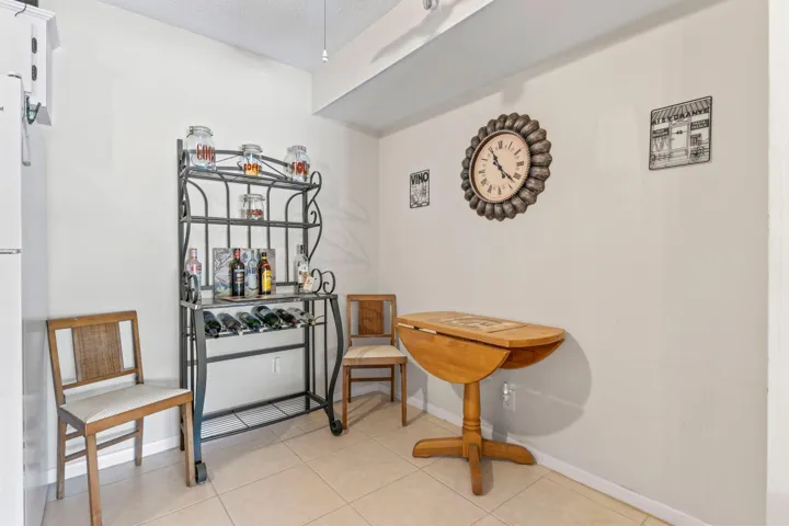 Kitchen/Dining Area