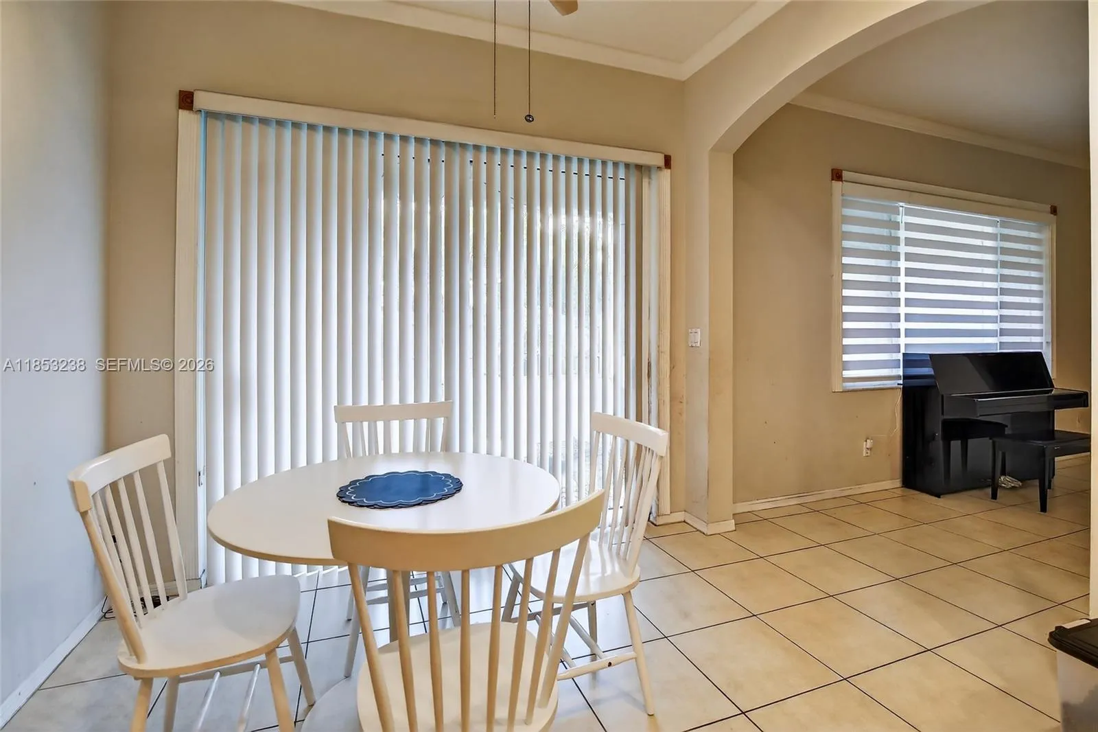 Eat-in kitchen space