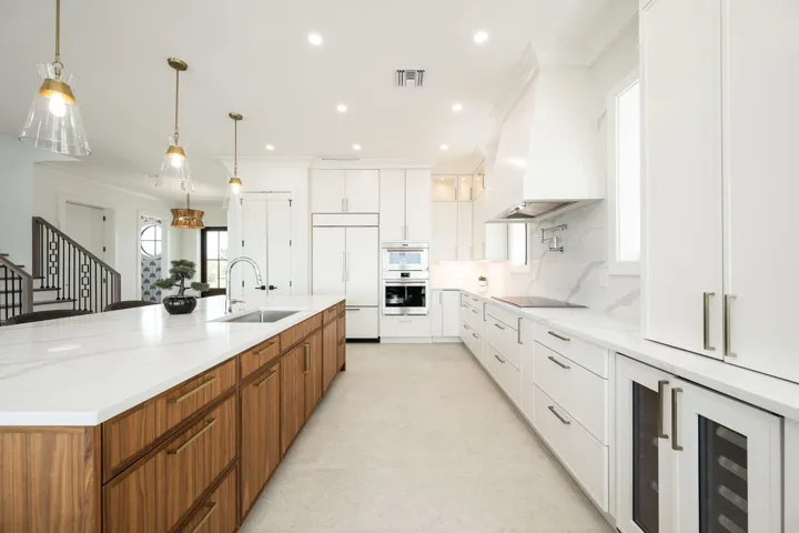 60-web-or-mls-NDP-231-E-Shore-6-8217