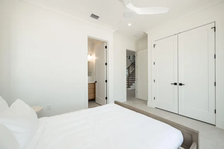 62-web-or-mls-NDP-231-E-Shore-6-8255