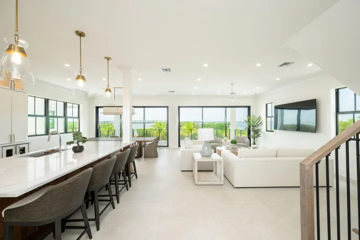 35-web-or-mls-NDP-231-E-Shore-6--4