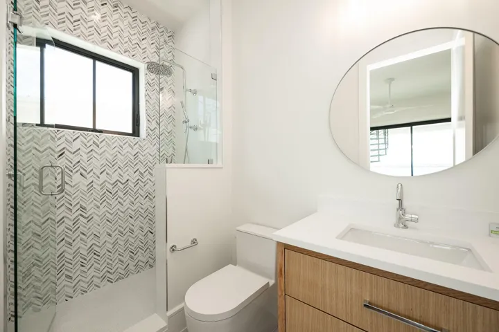 70-web-or-mls-NDP-231-E-Shore-6-8352