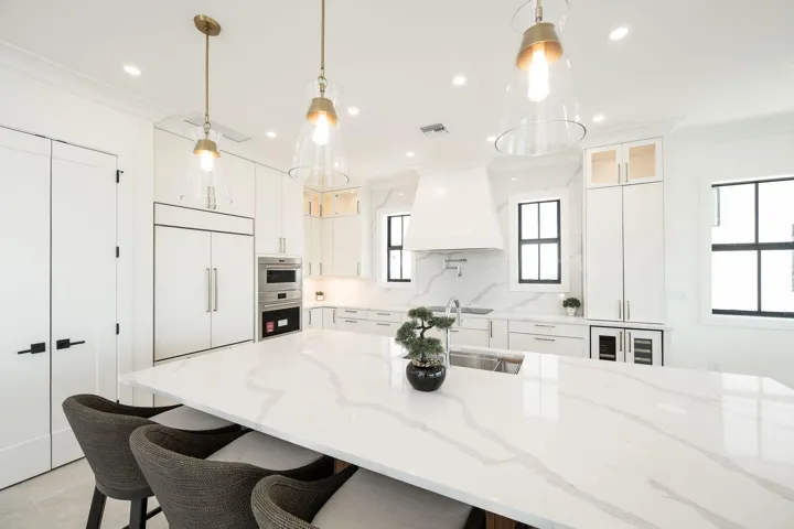56-web-or-mls-NDP-231-E-Shore-6-8172