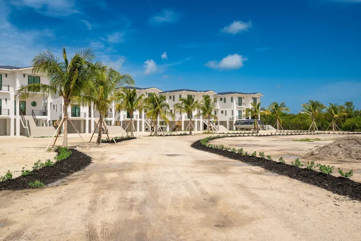 91-web-or-mls-NDP-231-E-Shore-6-8447