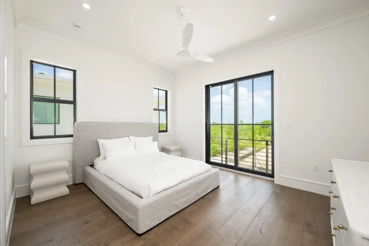 42-web-or-mls-NDP-231-E-Shore-6--16