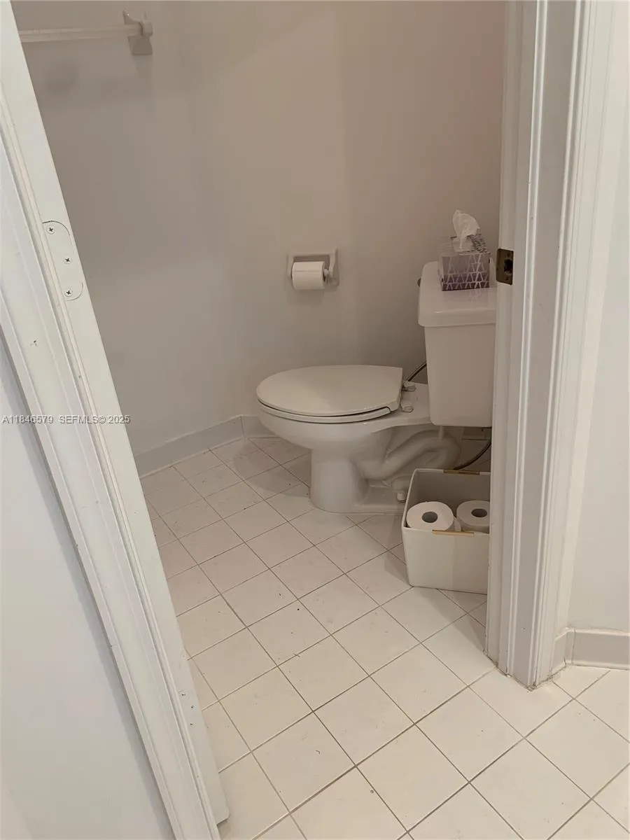 MASTER BATH PRIVATE WATER CLOSET