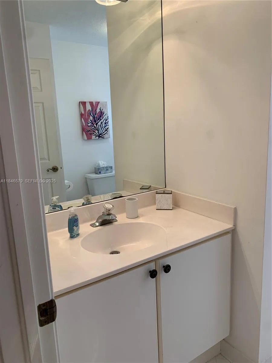 BATHROOM 2