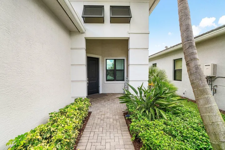 004-16070KeyBiscayneLane-Westlake-FL-334