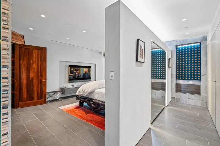 mls_WALK_IN_CLOSET_TO_PRIMARY_BEDROOM_DT