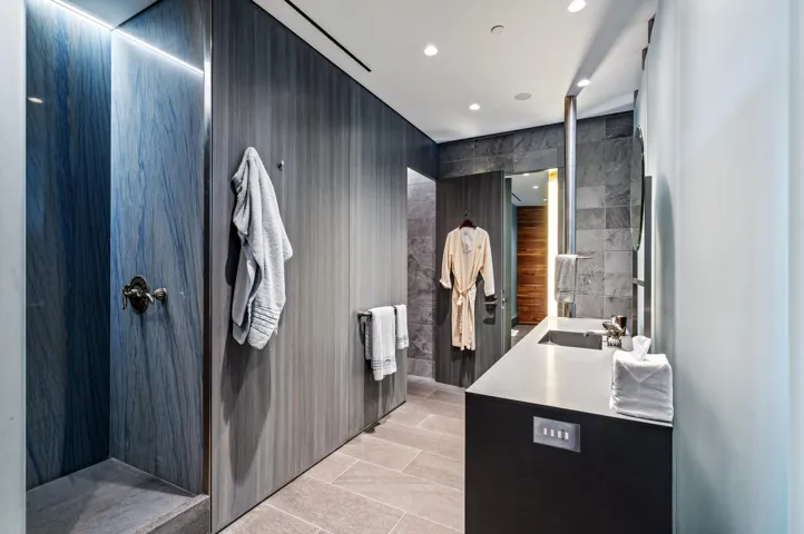 mls_BATHROOM_2_DT
