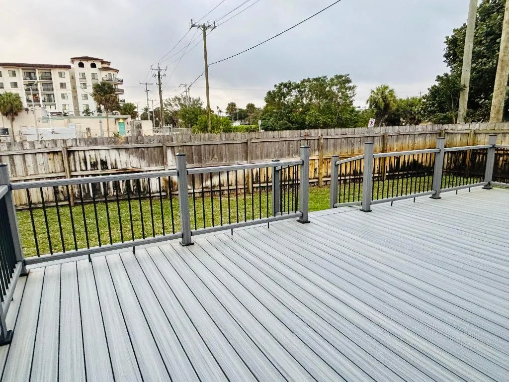 Back Porch:Deck 3