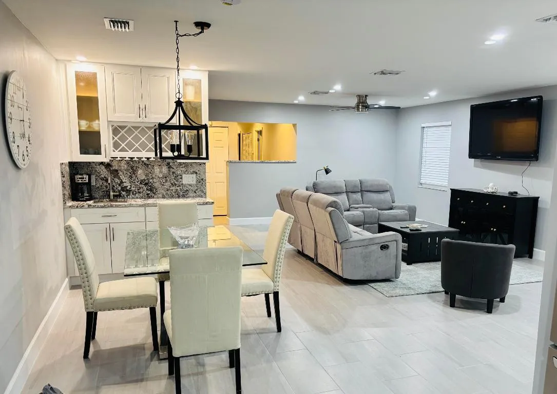 Dining:Living Room 1