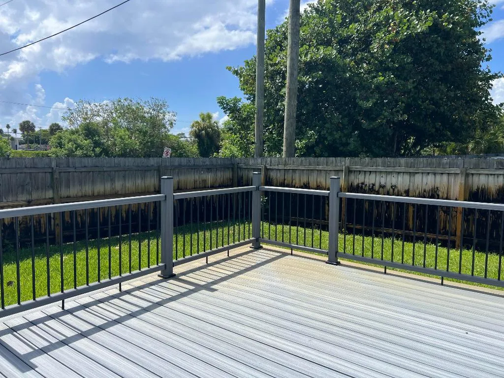 Back Porch:Deck 5