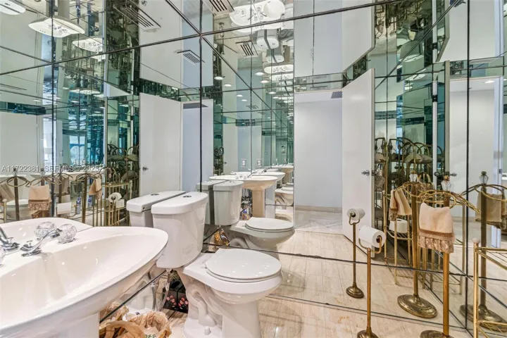 POWDER ROOM