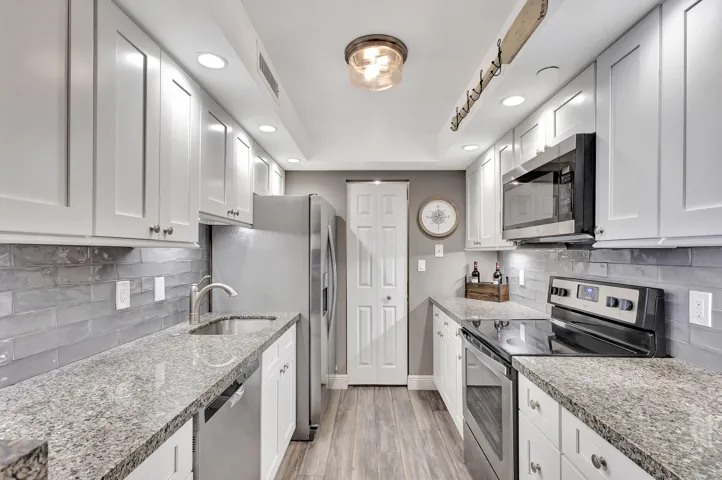 Custom Kitchen & Laundry Closet