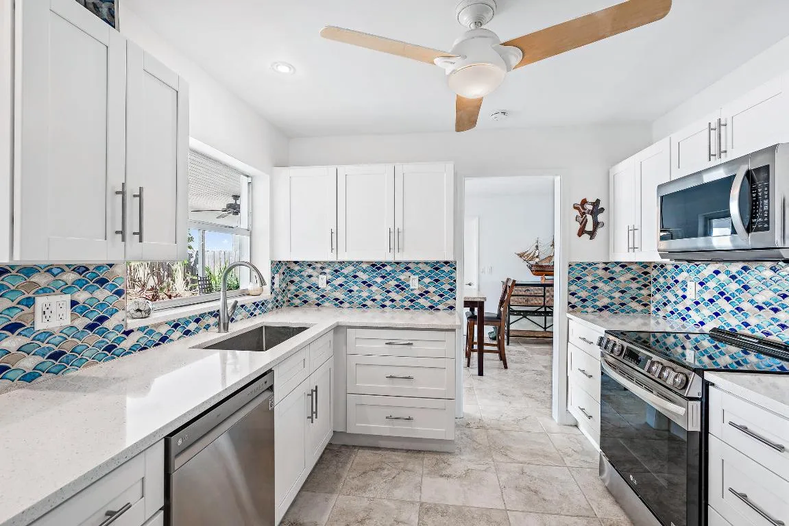 733 Waterway Dr-12